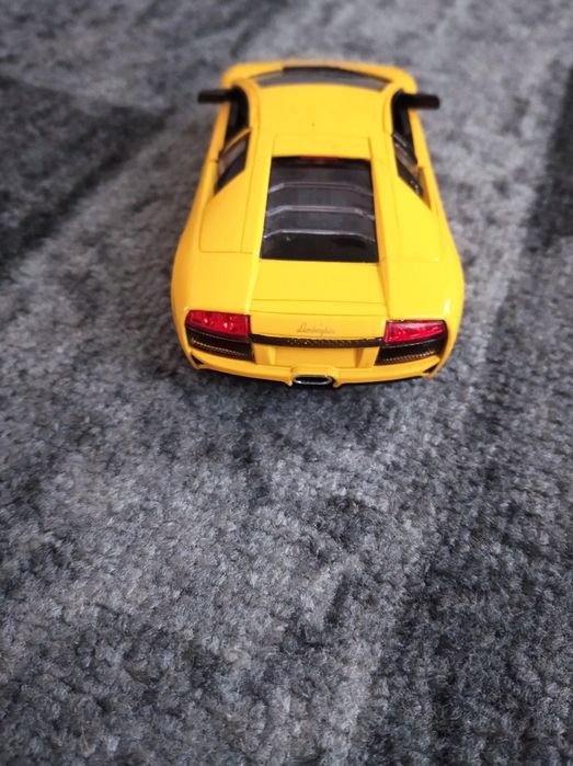 Металева колекційна машинка lamborghini