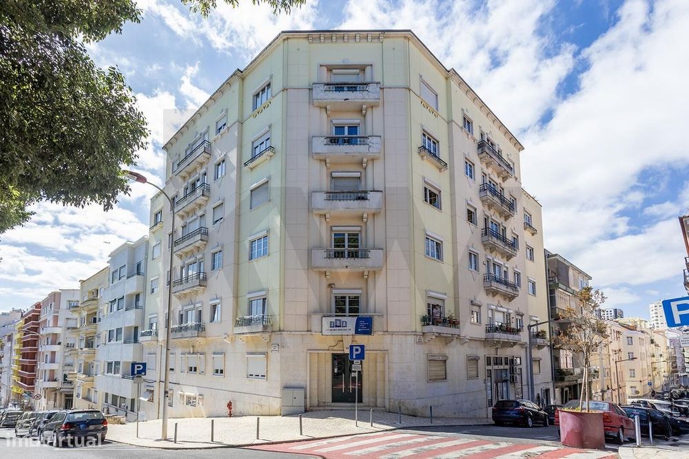 T4 com charme e luz na Alameda D. Afonso Henriques