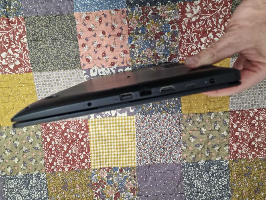 DELL 15-3590/Full HD/Core™i5 8250U/8ГБ.DDR4/128SSD/Intel UHD 620 2Гб