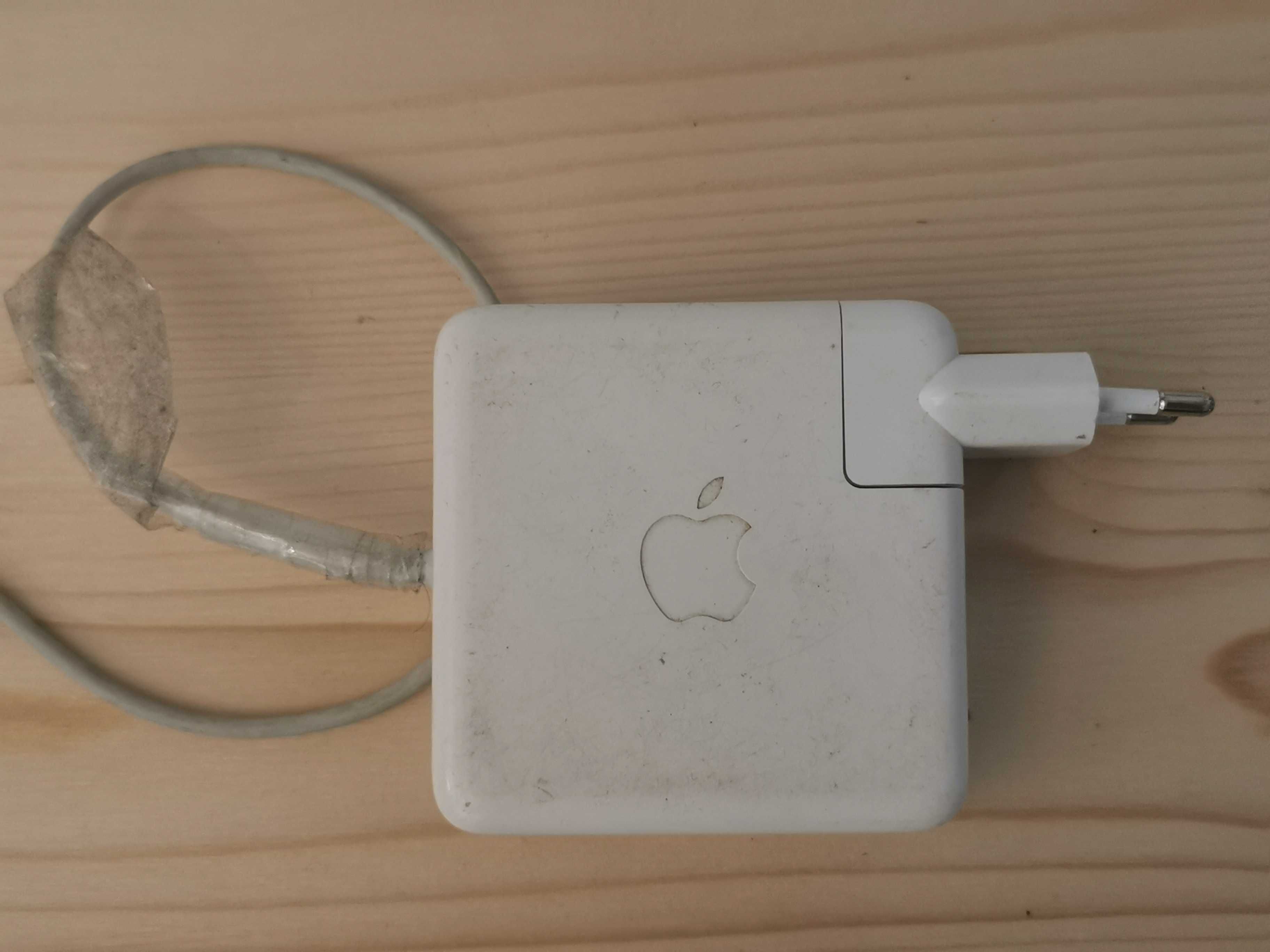 Apple A1398 - defeito