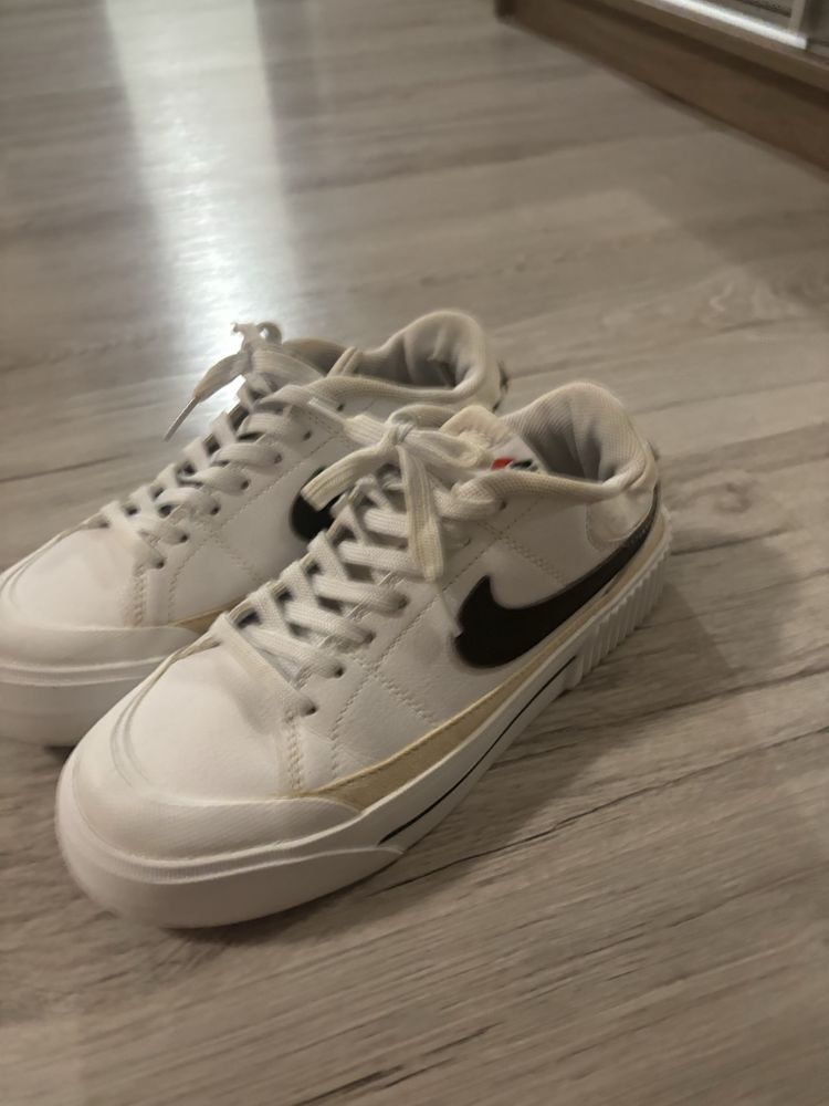 Кеди nike жіночі
