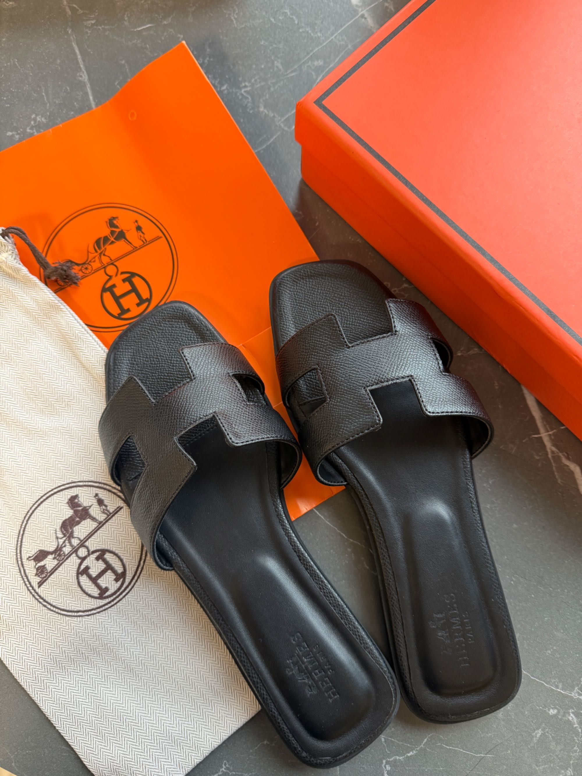 Шкіряні шльопанці Hermes 39 р