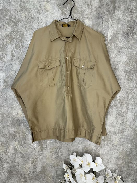 Оригінальна сорочка в бежевому кольорі