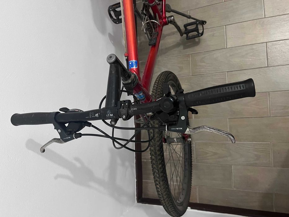 Bicicleta sistema de marcha SHIMANO + minibomba de ar