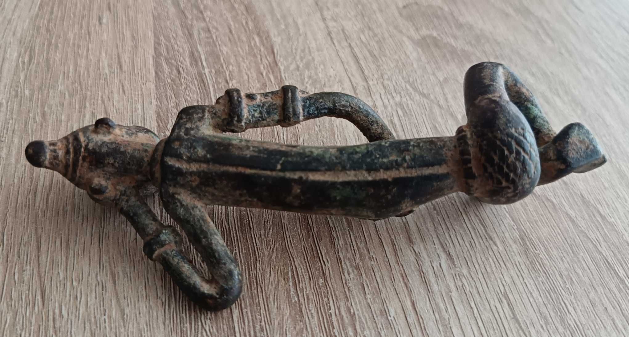 Figura de bronze Dogon (Guerreiro em descanso)