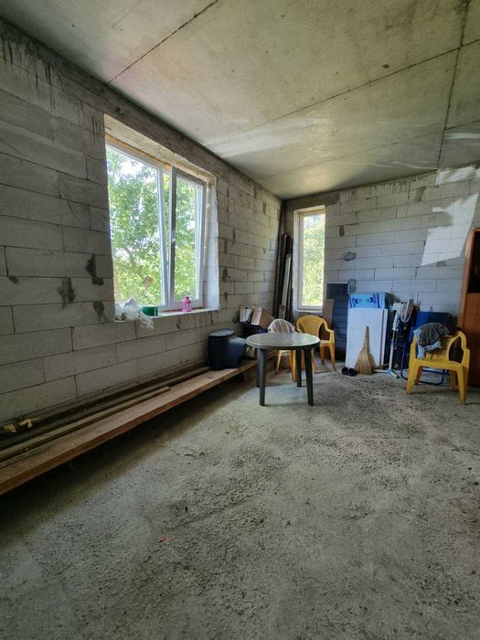 Продається 2-х поверховий будинок 10км від Львова село Липники