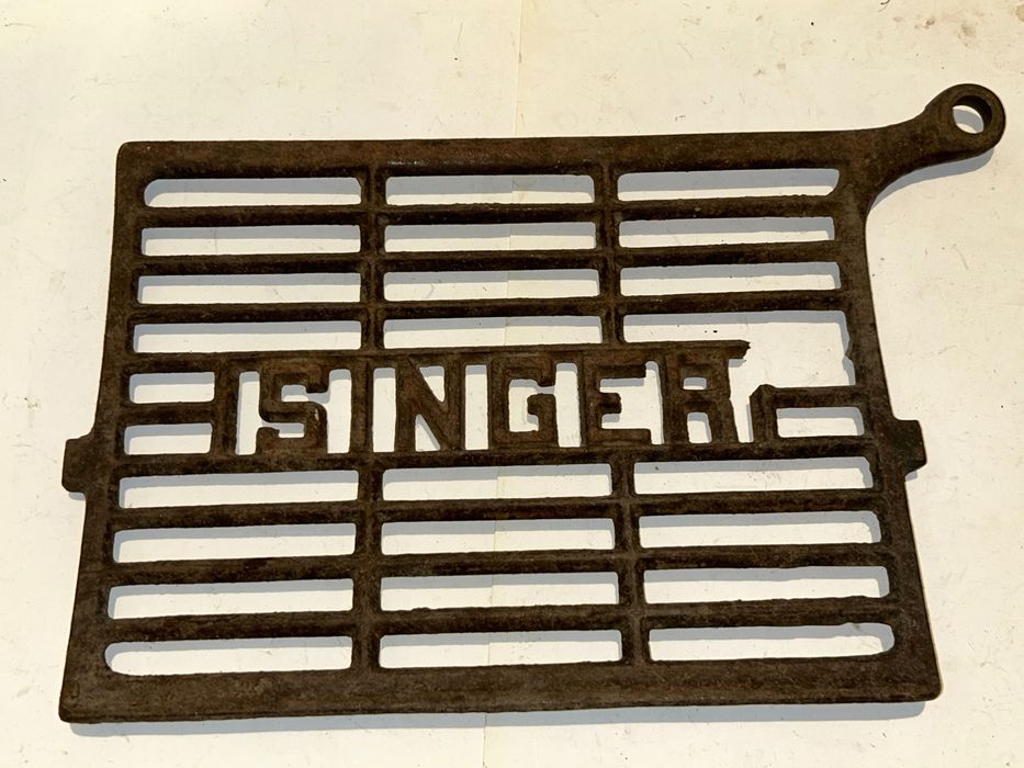 Element z maszyny SINGER do wystroju 25 x 39 cm