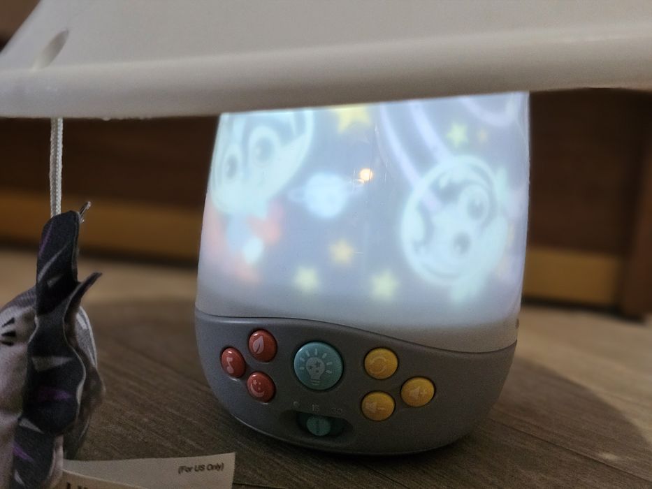 Winfun karuzela z projektorem i pozytywką