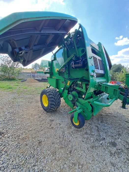 Prasa John Deere 854 MaxiCut od rolnika