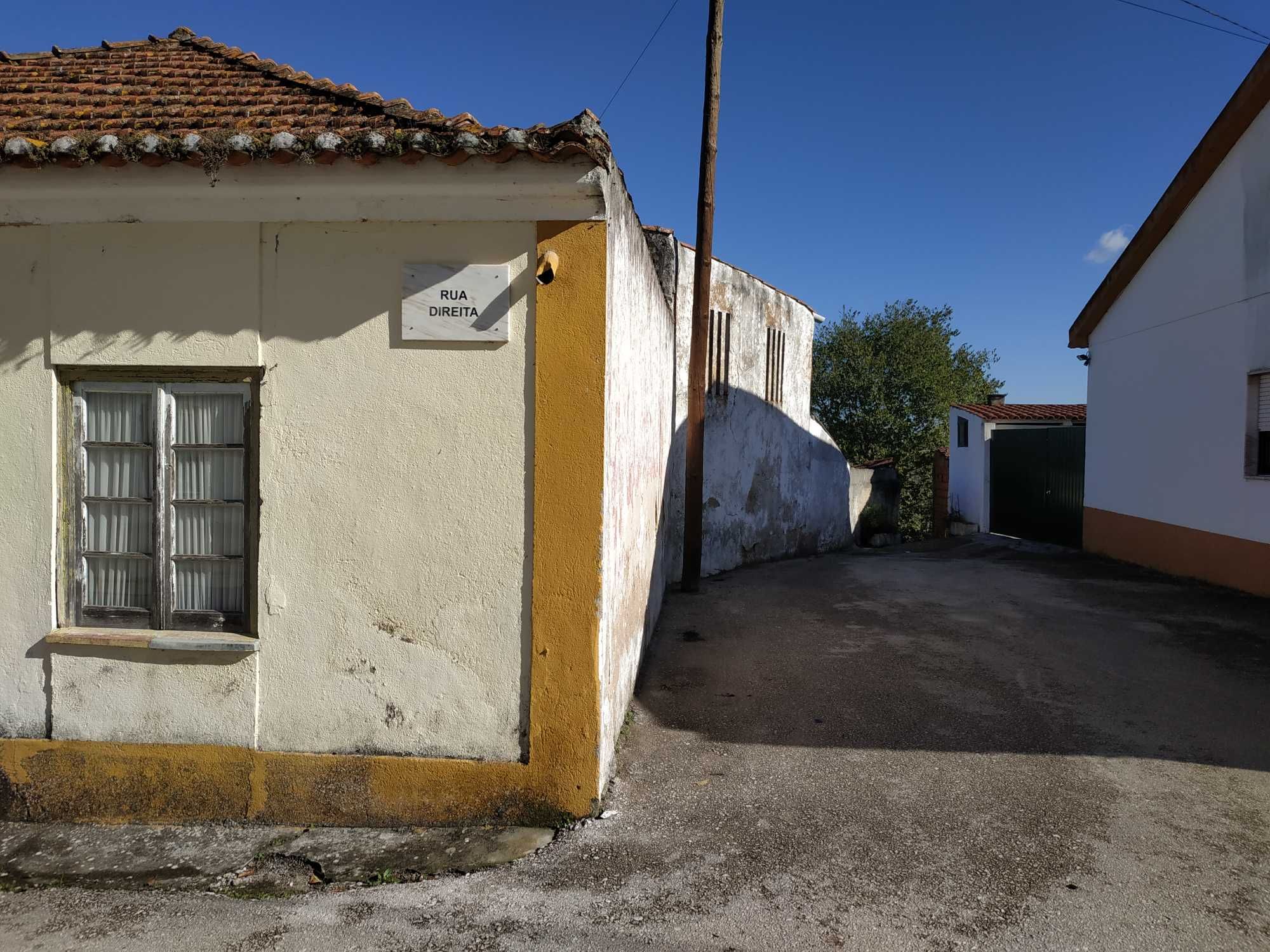 Casa antiga, junto ao Entroncamento