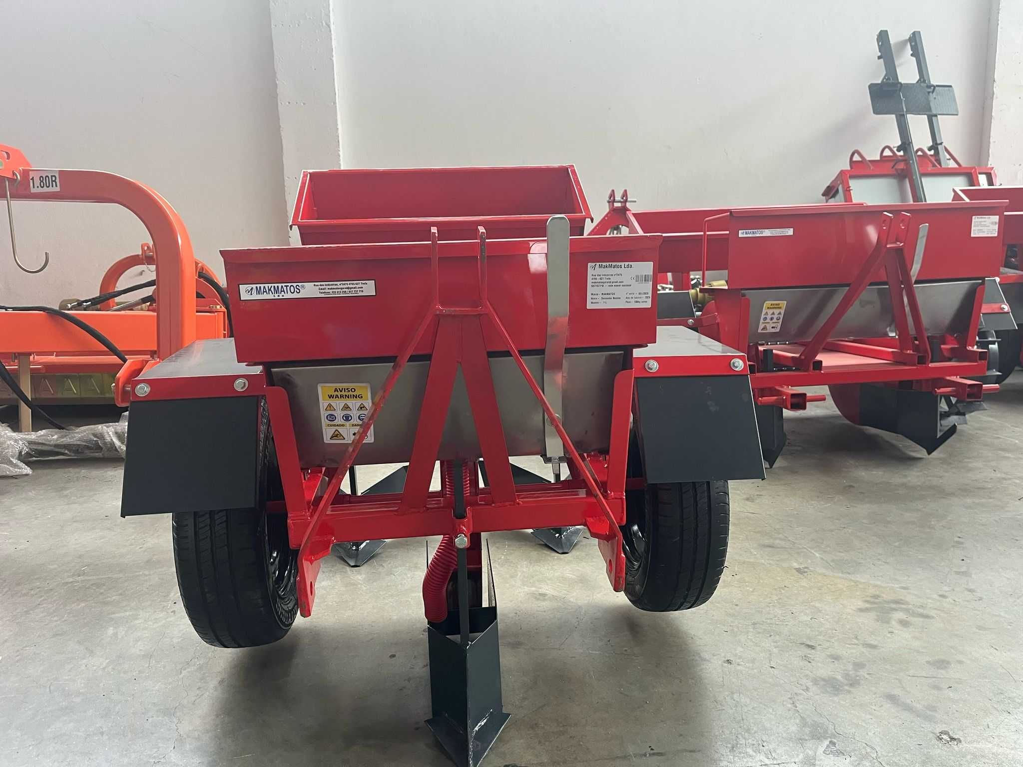 Semeador/ Plantador de Batatas 1 linha c/Adubador Inox NOVO