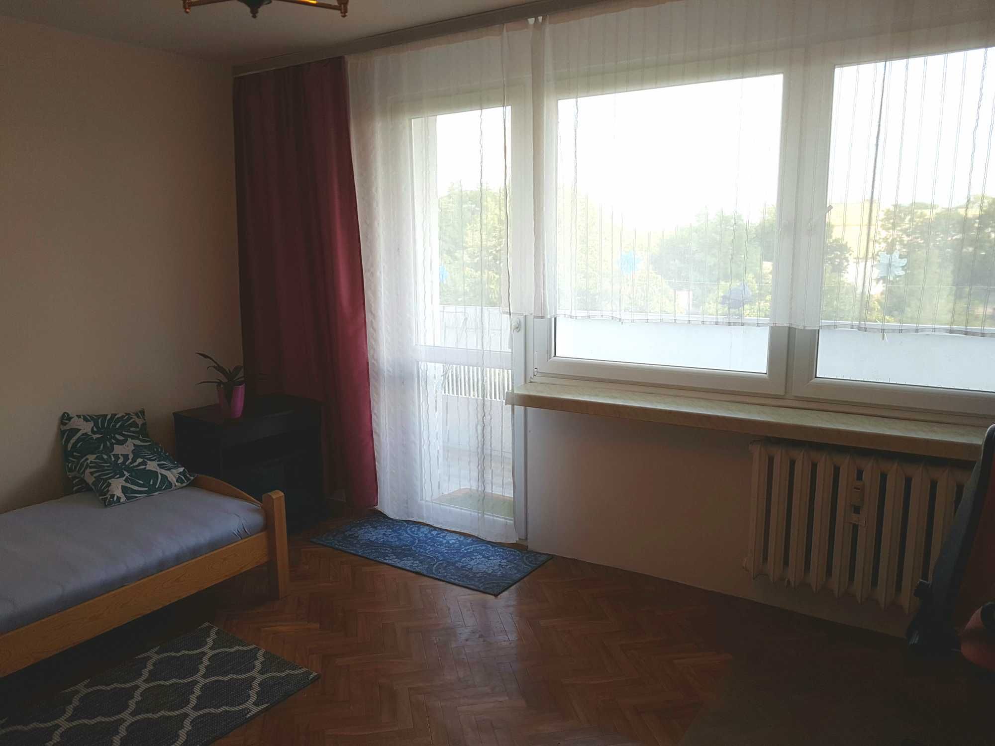 Duży pokój z balkonem dla studenta, absolwenta - od zaraz. Tanio!