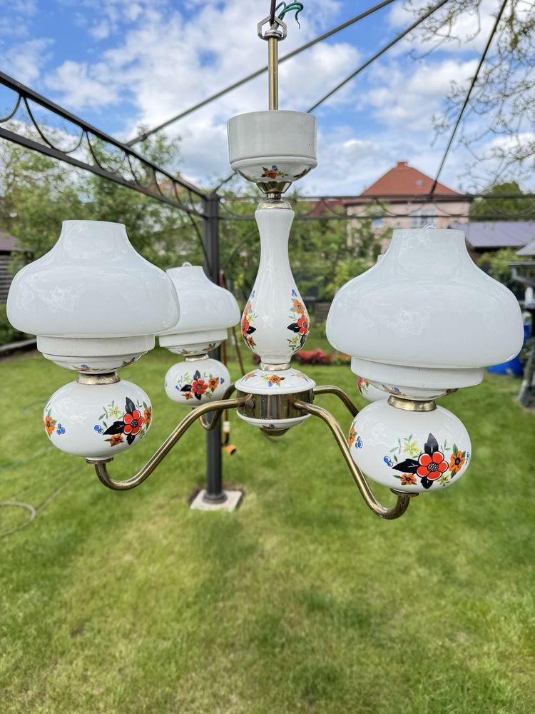 Porcelanowy żyrandol z czasów PRL retro