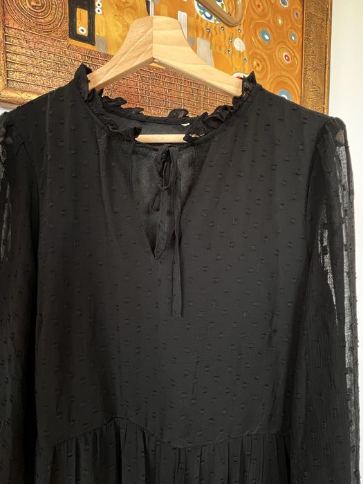 Mała czarna prześwitujące rękawy rozmiar S-M 36-38 na jesień na zimę