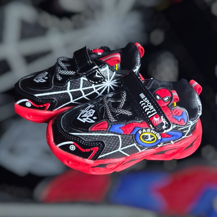 Extra buty Fashion Spider Man, świecące 4 kolory,r. 27 z czerwoną pode