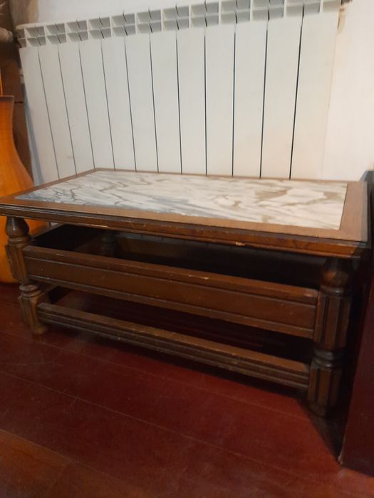 Mesa de centro de mármore