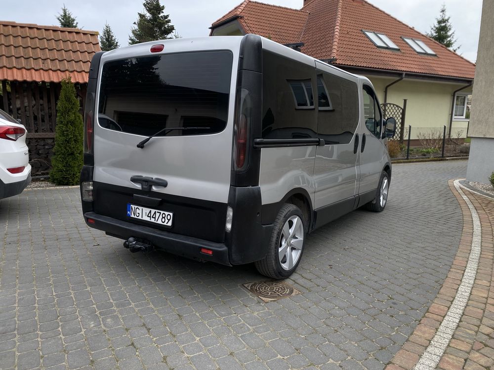 Opel vivaro 9os 1.9cdti 6 biegów klima hak