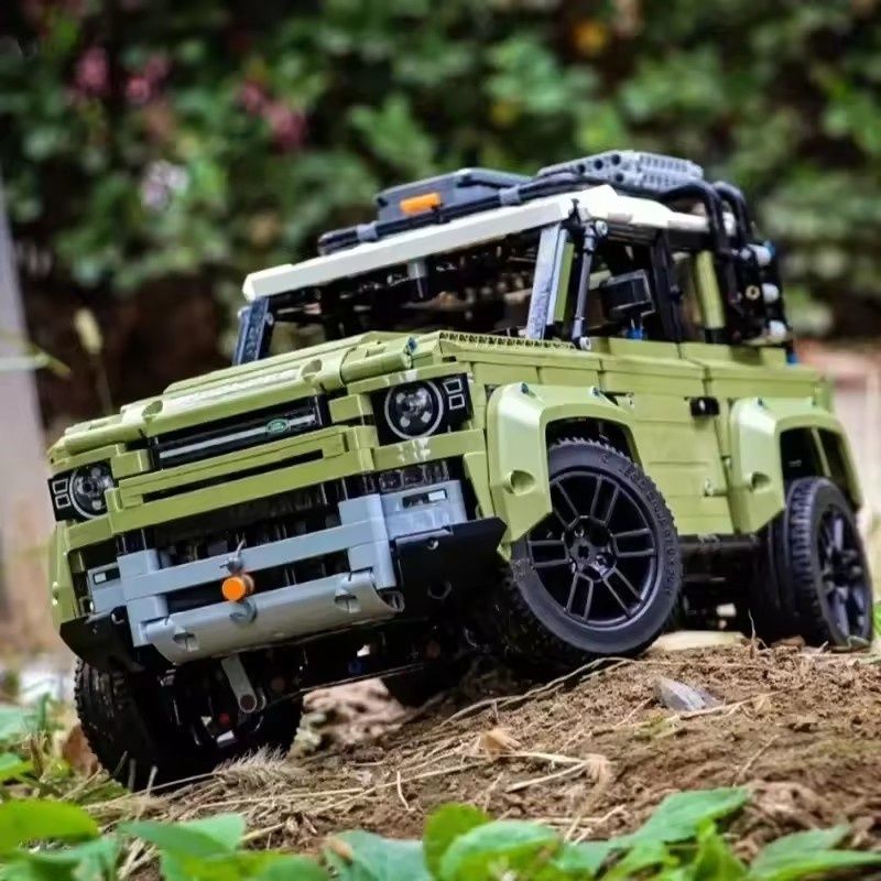 Конструктор 1в1 Lego Technic 42110- Land
Rover Defender на 2573 дет