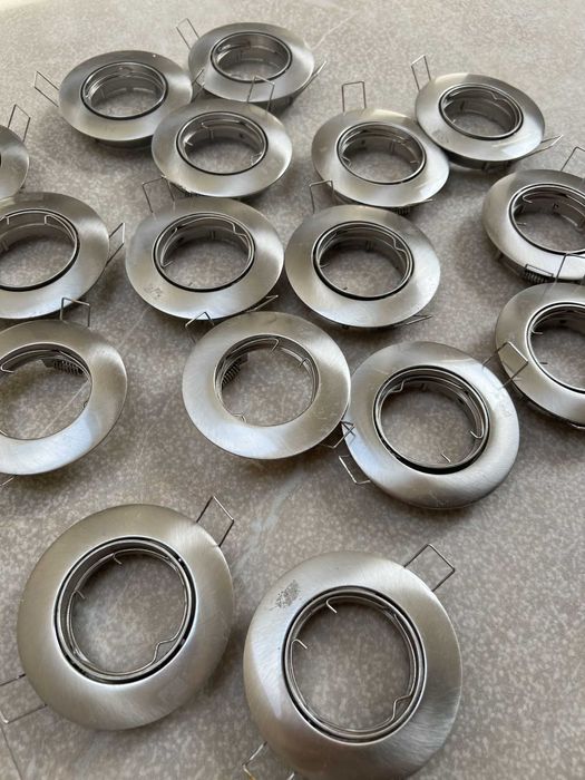 Oprawa sufitowa, wpuszczana, srebrna