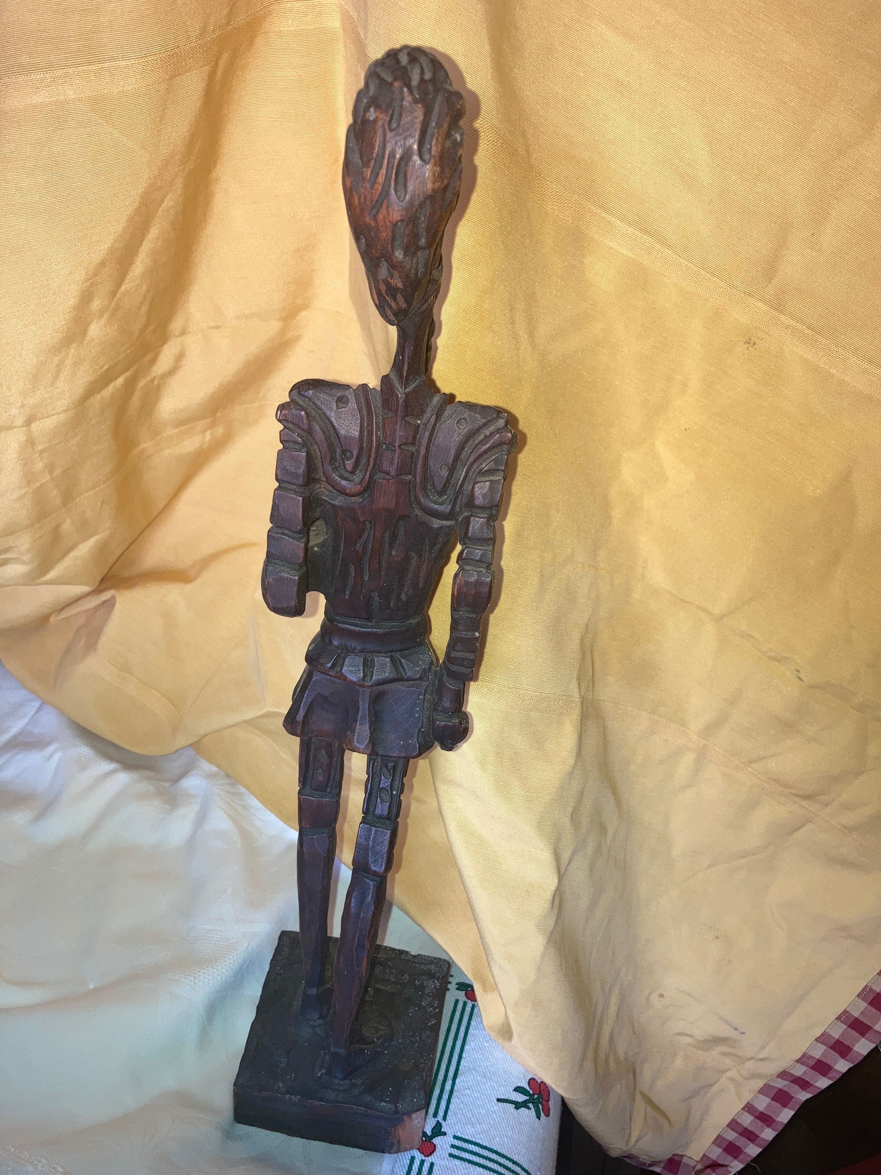 Escultura em madeira feita à mão. Dom Quixote antiga espólio . 46 cm