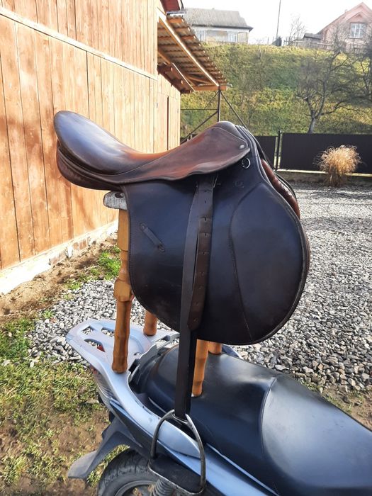 Продам сідло на коня