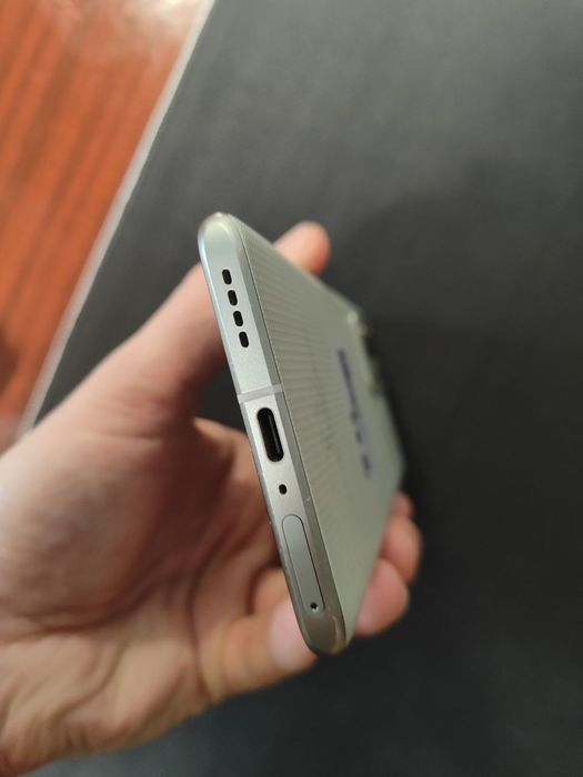 Смартфон Realme GT 2 Pro 5G 12/256Gb Paper Green(RMX3301)