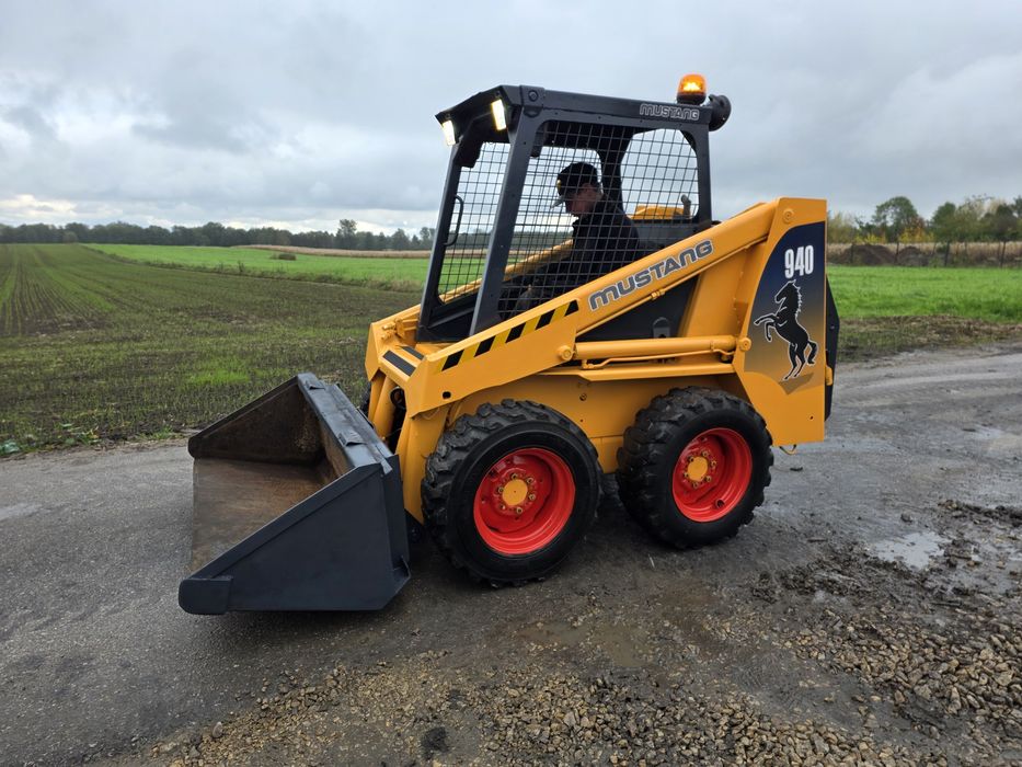 Mini Ładowarka Bobcat Mustang 940 Ładowarka Łyżka  Widły paletowe
