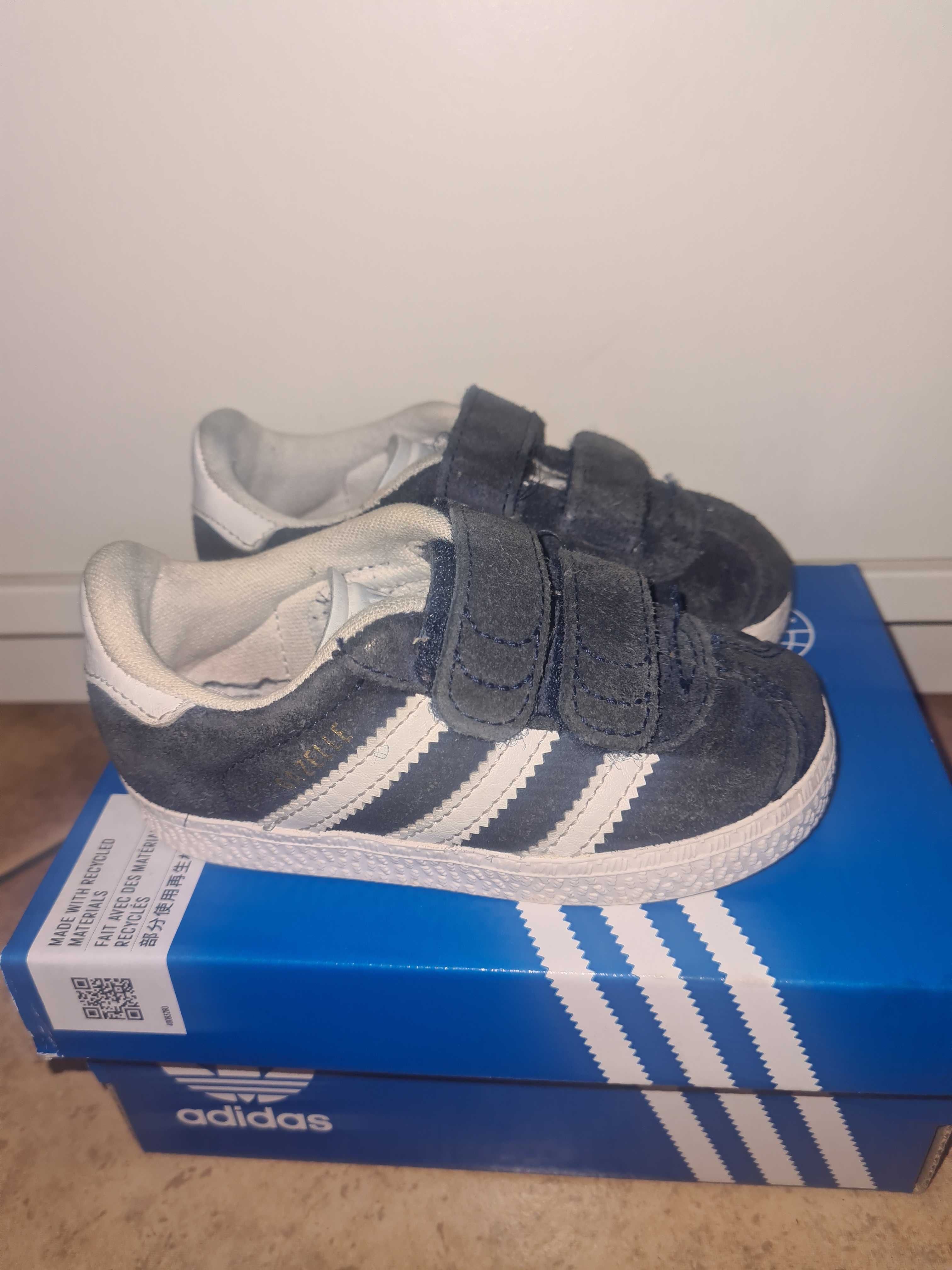 Tenis adidas gazelle azul escuro