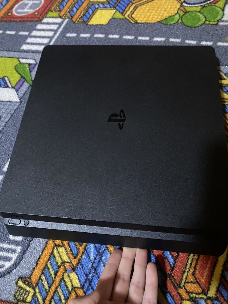 Продам PlayStation 4 slim 1tb