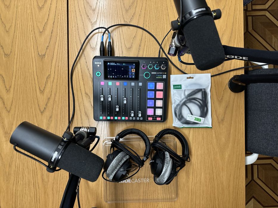 Studio podcastowe RODECaster Pro II, Shure SM7B, RODE PSA1+, DT770Pro