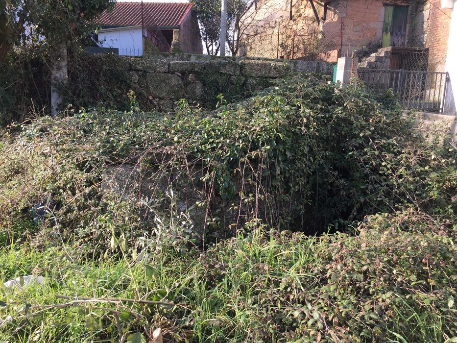 Terreno urbano 2050 m2