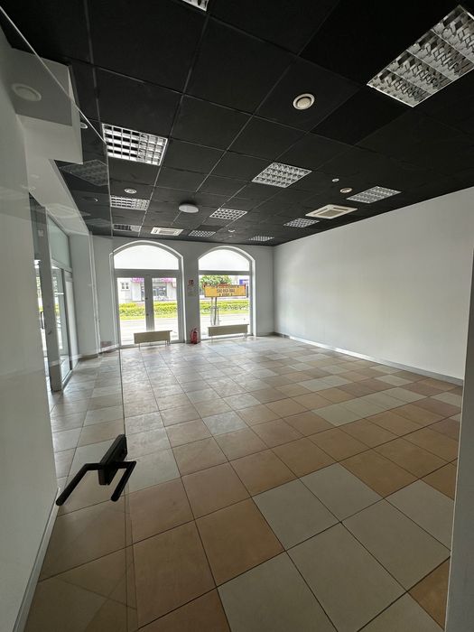 Loka usługowo-handlowy w centrum Skierniewic