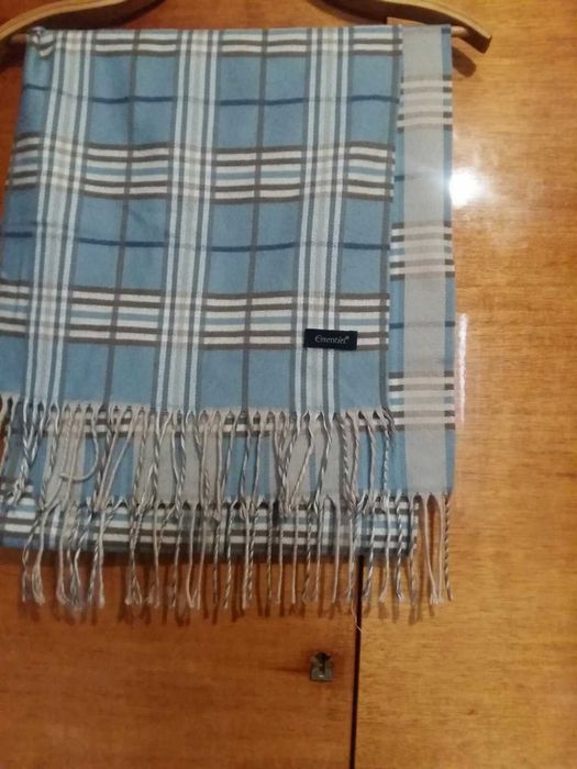 Кашеміровий шарф від бельгійського бренда Essentie
