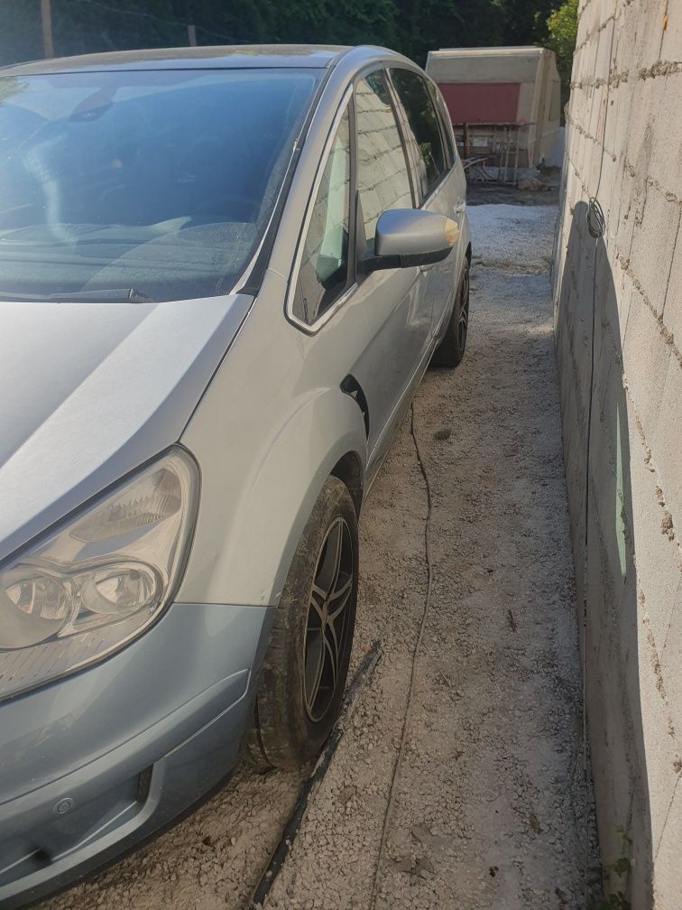 Ford s-max 2.0 140 cavalos posso aceitar algumas trocas