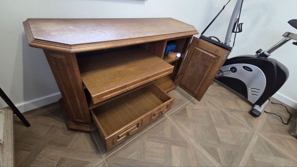 Тумба/комод під телевізор з натурального дерева
