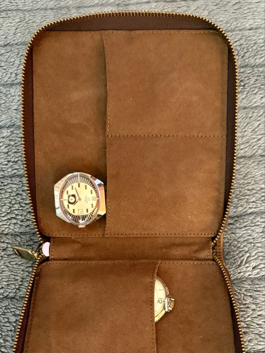 Bolsa / Estojo de Relógios em Pele Genuína - retro e compacta