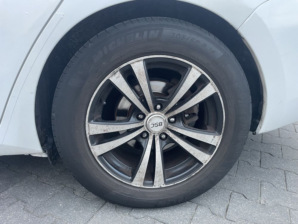 Toyota Auris Hybrid Kombi Premium CVT 2014