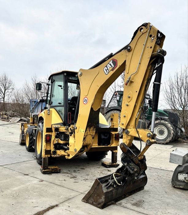 Koparko-ładowarka  2021 r CAT 428 NEXT GEN STAGE V