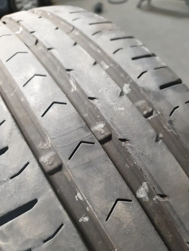 Pneus Continental Premium Contact 5 - 185/70 R14 H