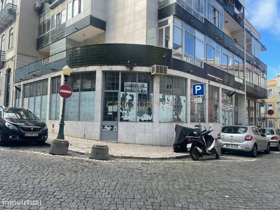 Loja/Armazém com 3 Entradas Independentes – Lisboa | 180 m² | Potencia