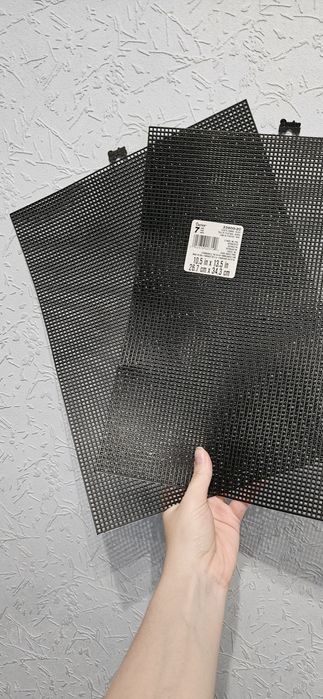 Канва пластикова для вишивки 26.7*34.3 см Чорна, 2 шт