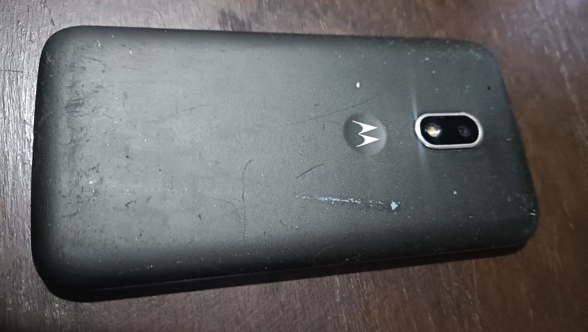 4 Celulares com defeitos
