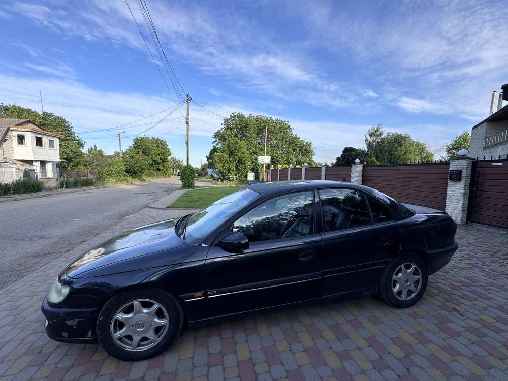 Opel Omega B автомат 2.5