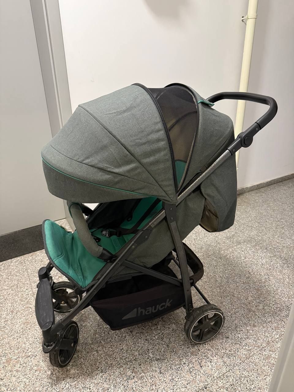 Продаю Коляску прогулочную Kinderkraft ALL ROAD Серая
Коляска прогулоч
