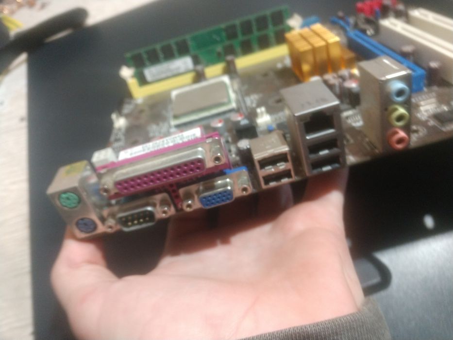 Терміново Материнська плата для пк