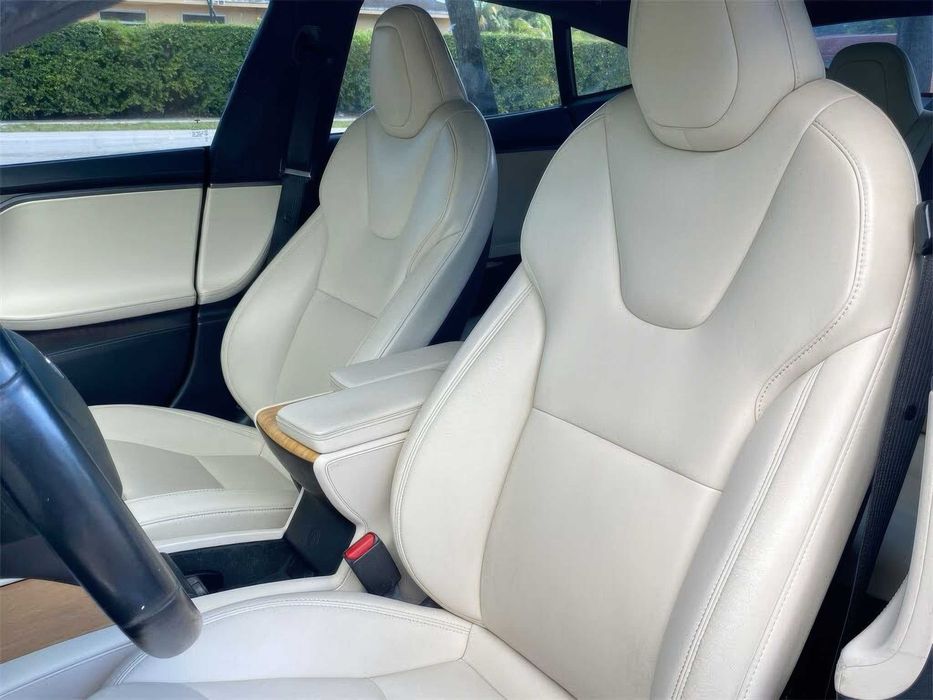 Tesla Model S Long Range Plus      2020