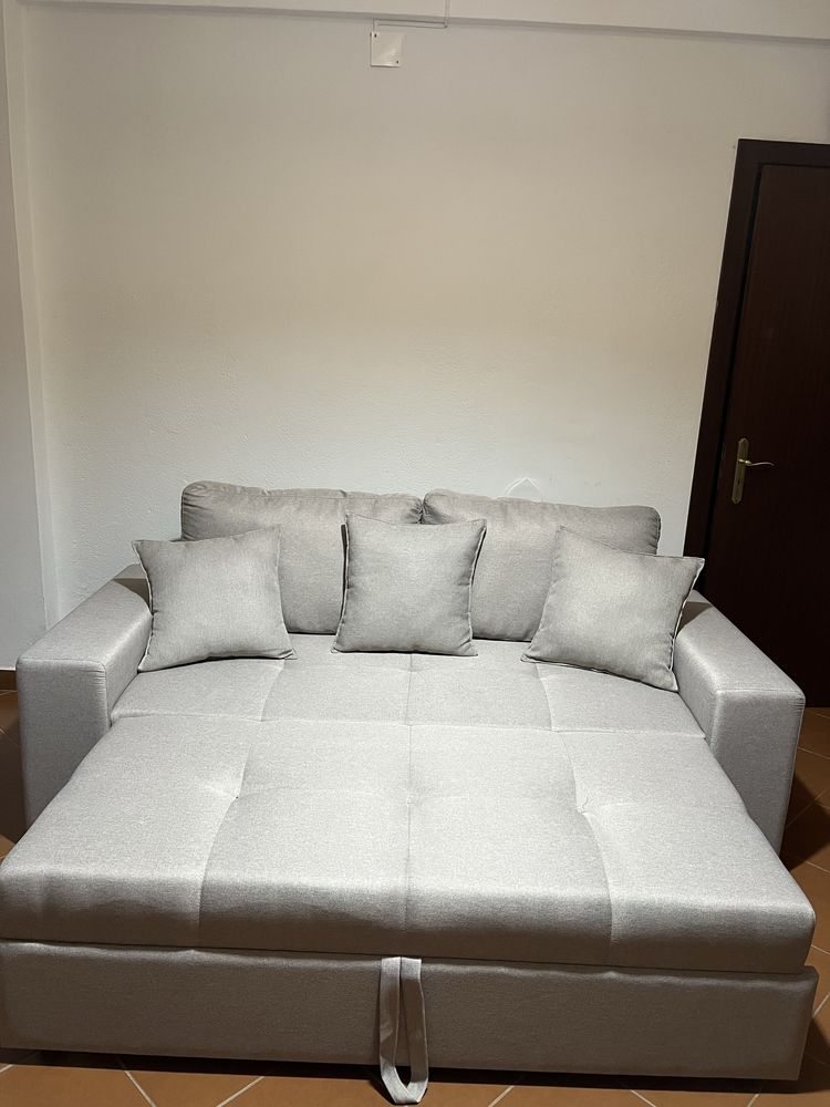 Sofá cama, como novo, com almofas incluídas