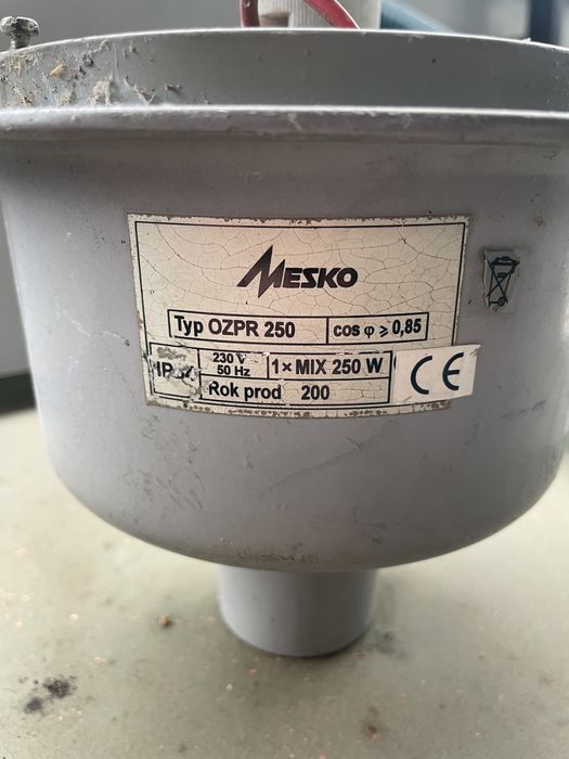 Lampa parkowa Mesko OZPR 250 oprawa ogrodowa zewnetrzna Polam PRL