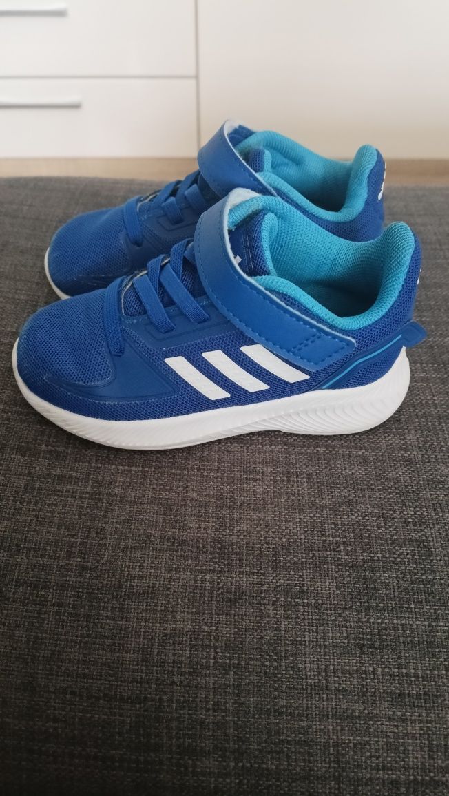 Buty sportowe Adidas 23.