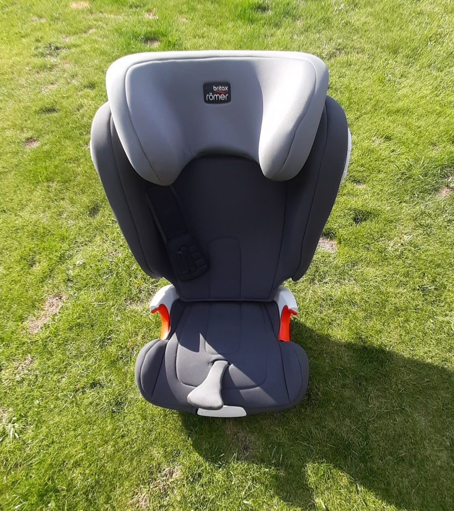 Fotelik samochodowy Britax Römer Kidfix II 15-36 kg